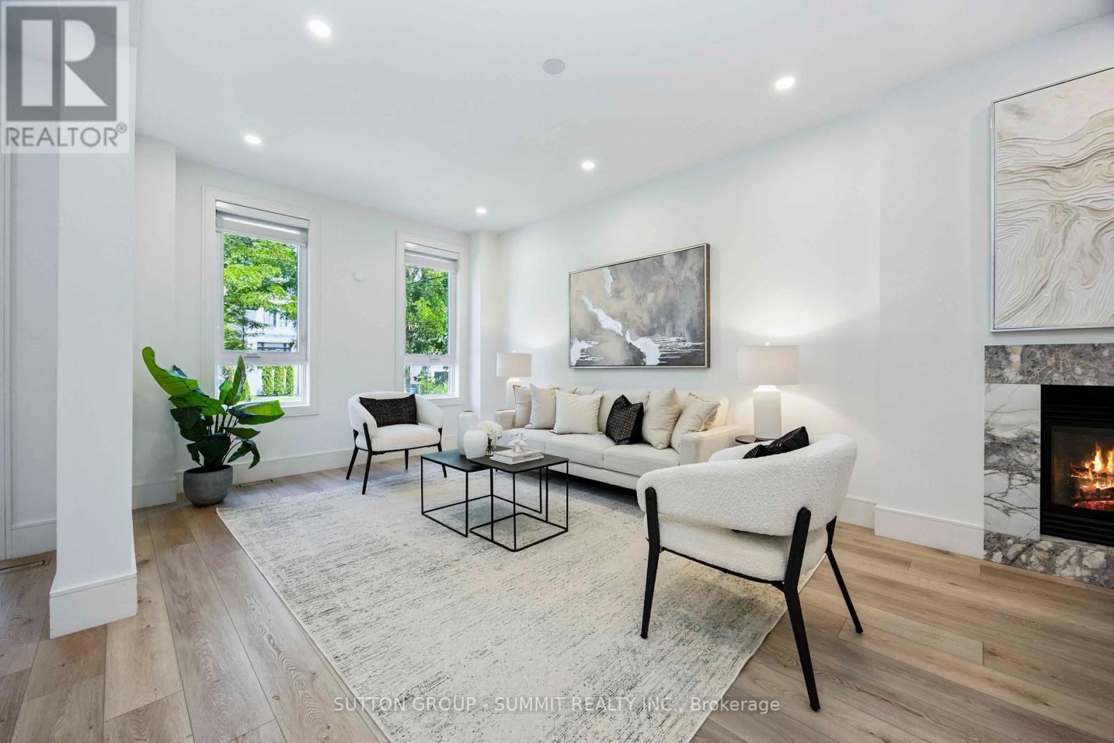 127 Munro Boulevard, Toronto, Ontario  M2P 1C7 - Photo 4 - C12433359
