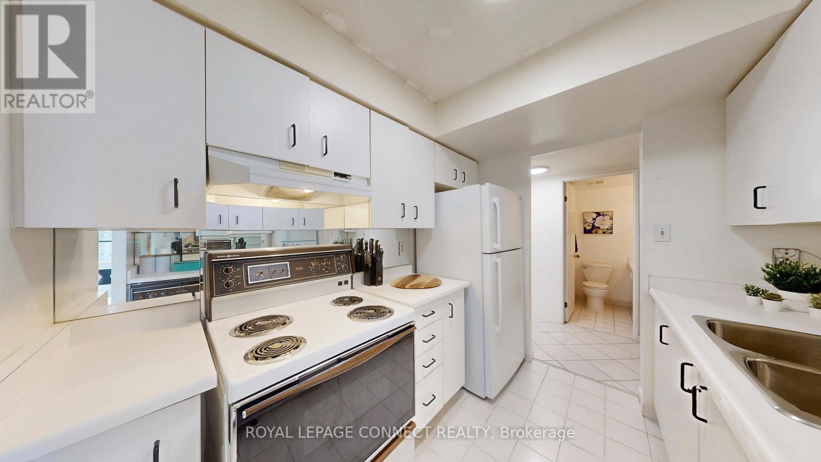 1002 - 47 St Clair Avenue W, Toronto, Ontario  M4V 3A5 - Photo 22 - C12433368