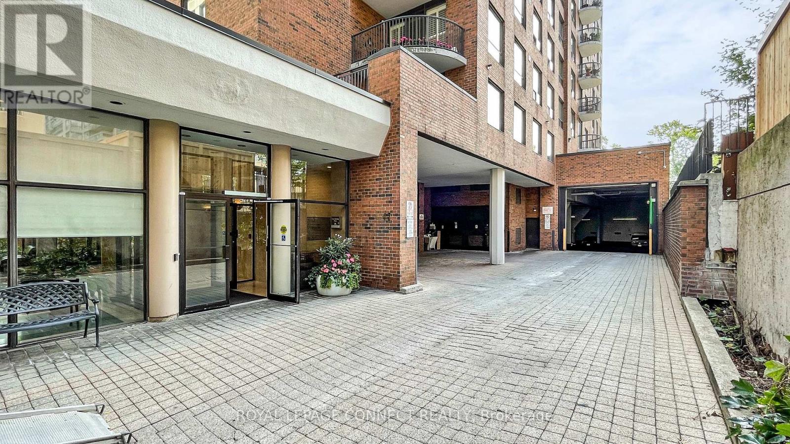 1002 - 47 St Clair Avenue W, Toronto, Ontario  M4V 3A5 - Photo 5 - C12433368