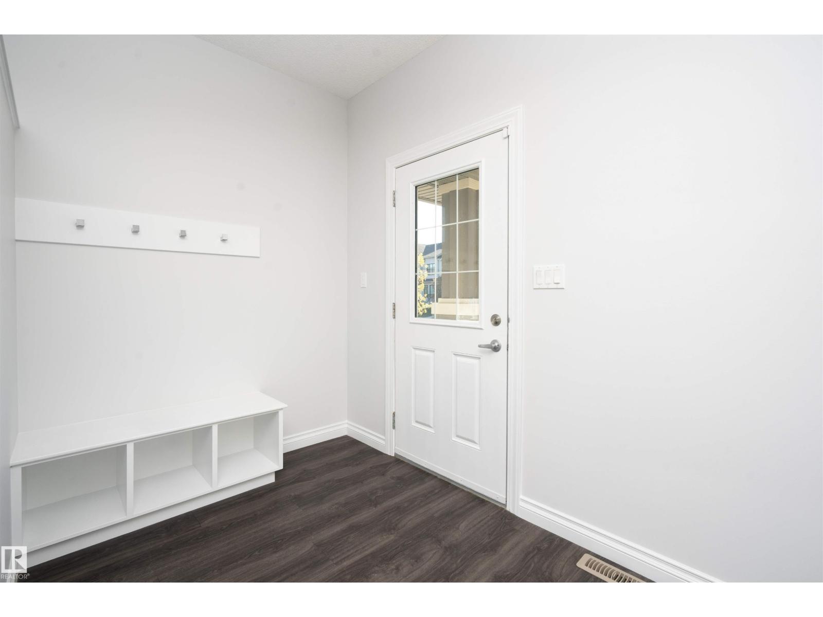 548 Secord Bv Nw, Edmonton, Alberta  T5T 7B8 - Photo 3 - E4459997