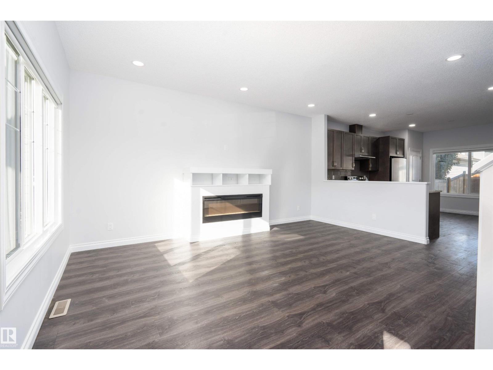548 Secord Bv Nw, Edmonton, Alberta  T5T 7B8 - Photo 4 - E4459997