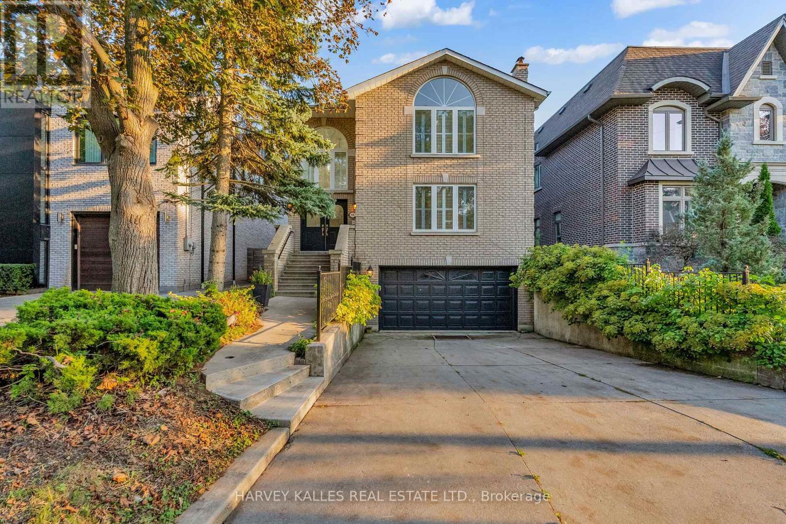 51 STUART AVENUE, Toronto, Ontario