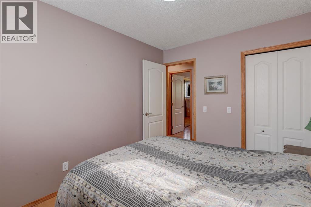 19 Castlefall Way Ne, Calgary, Alberta  T3J 1M6 - Photo 14 - A2258522
