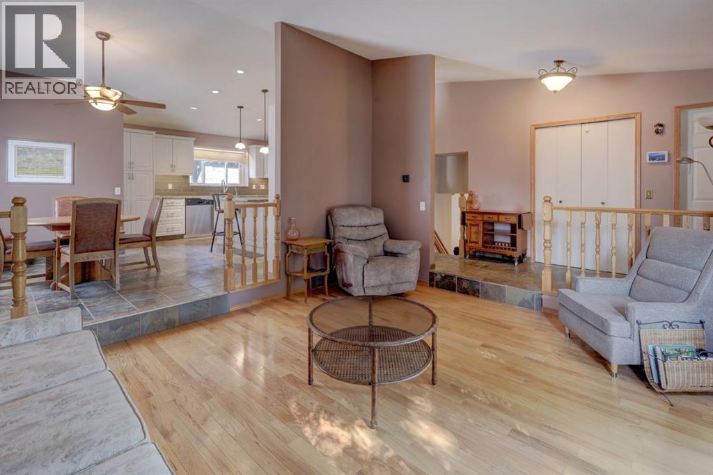 19 Castlefall Way Ne, Calgary, Alberta  T3J 1M6 - Photo 6 - A2258522