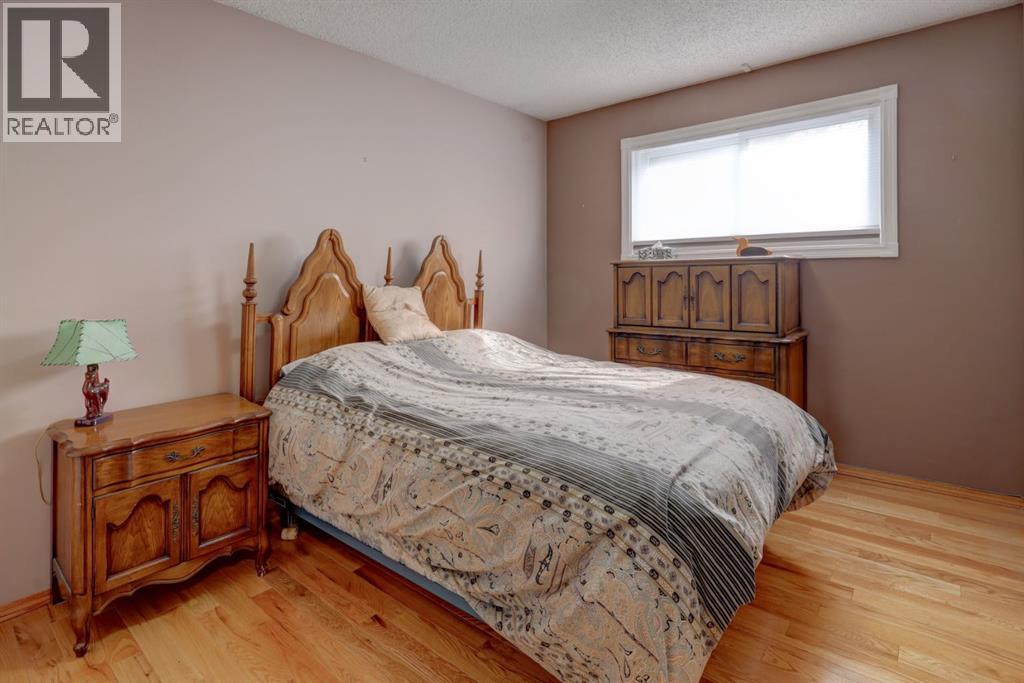 19 Castlefall Way Ne, Calgary, Alberta  T3J 1M6 - Photo 13 - A2258522