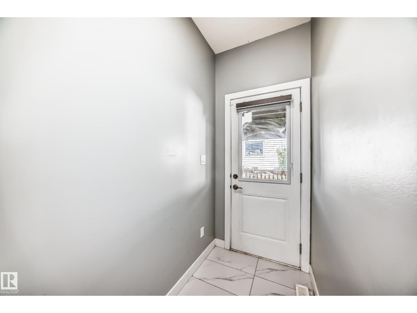 2716 11 St Nw, Edmonton, Alberta  T6T 0X9 - Photo 17 - E4460024