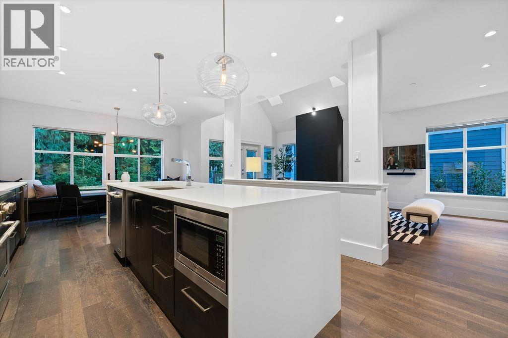 3761 Edgemont Boulevard, North Vancouver, British Columbia  V7R 2P6 - Photo 9 - R3053454
