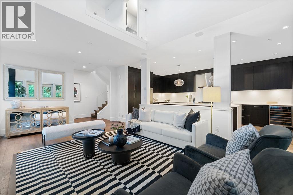 3761 Edgemont Boulevard, North Vancouver, British Columbia  V7R 2P6 - Photo 4 - R3053454