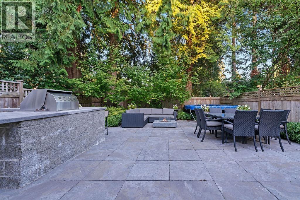 3761 Edgemont Boulevard, North Vancouver, British Columbia  V7R 2P6 - Photo 6 - R3053454
