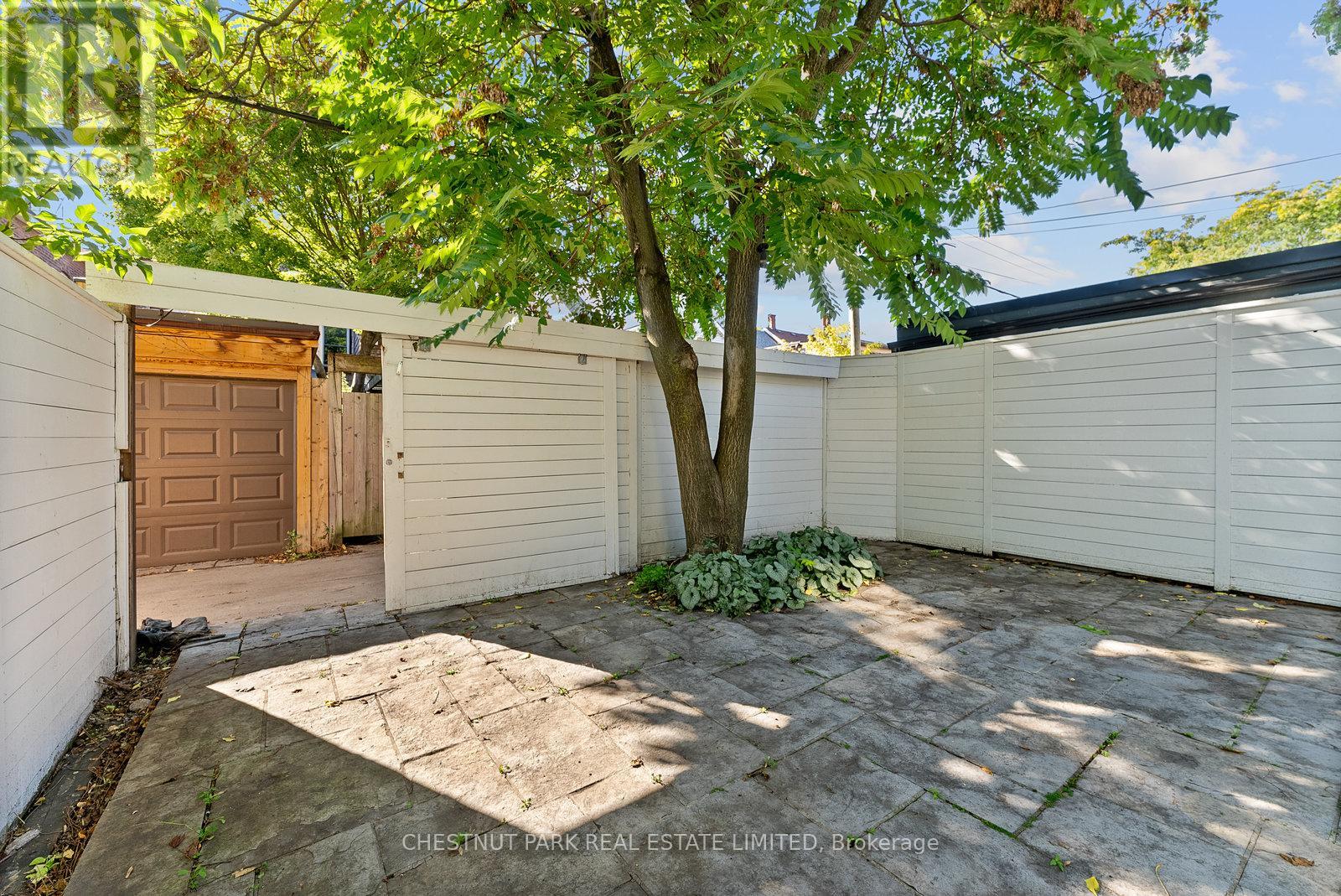 82 Robert Street, Toronto, Ontario  M5S 2K3 - Photo 17 - C12432219