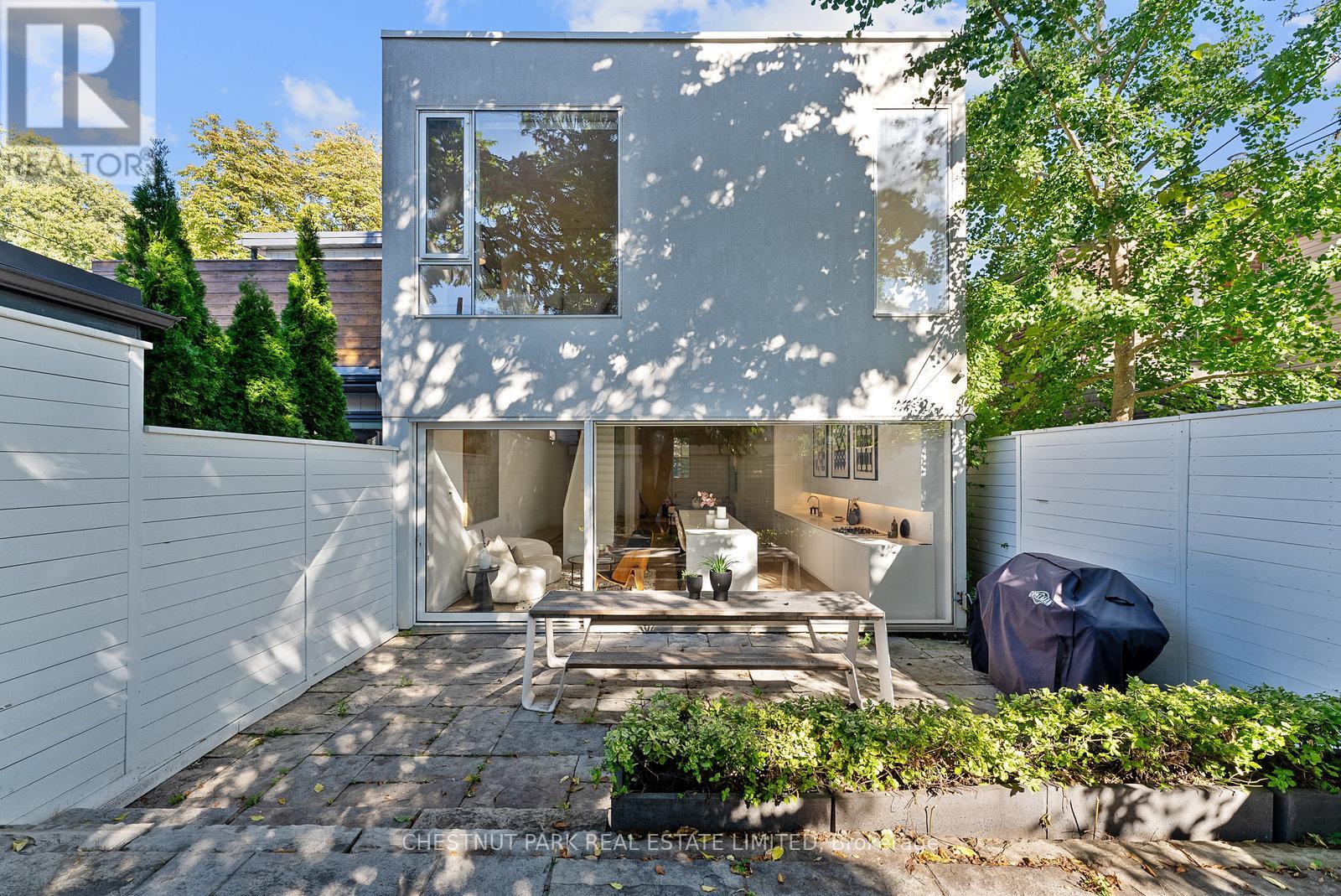 82 Robert Street, Toronto, Ontario  M5S 2K3 - Photo 13 - C12432219