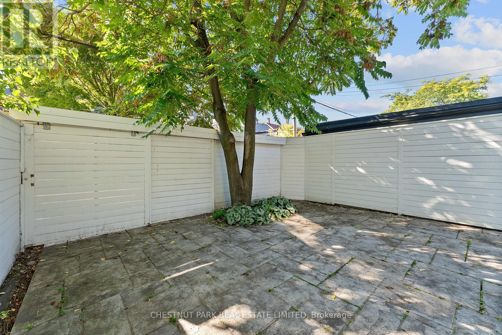 82 Robert Street, Toronto, Ontario  M5S 2K3 - Photo 16 - C12432219