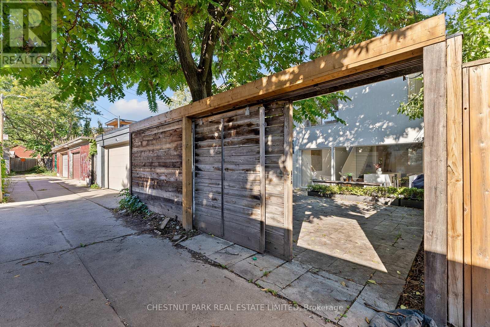 82 Robert Street, Toronto, Ontario  M5S 2K3 - Photo 18 - C12432219