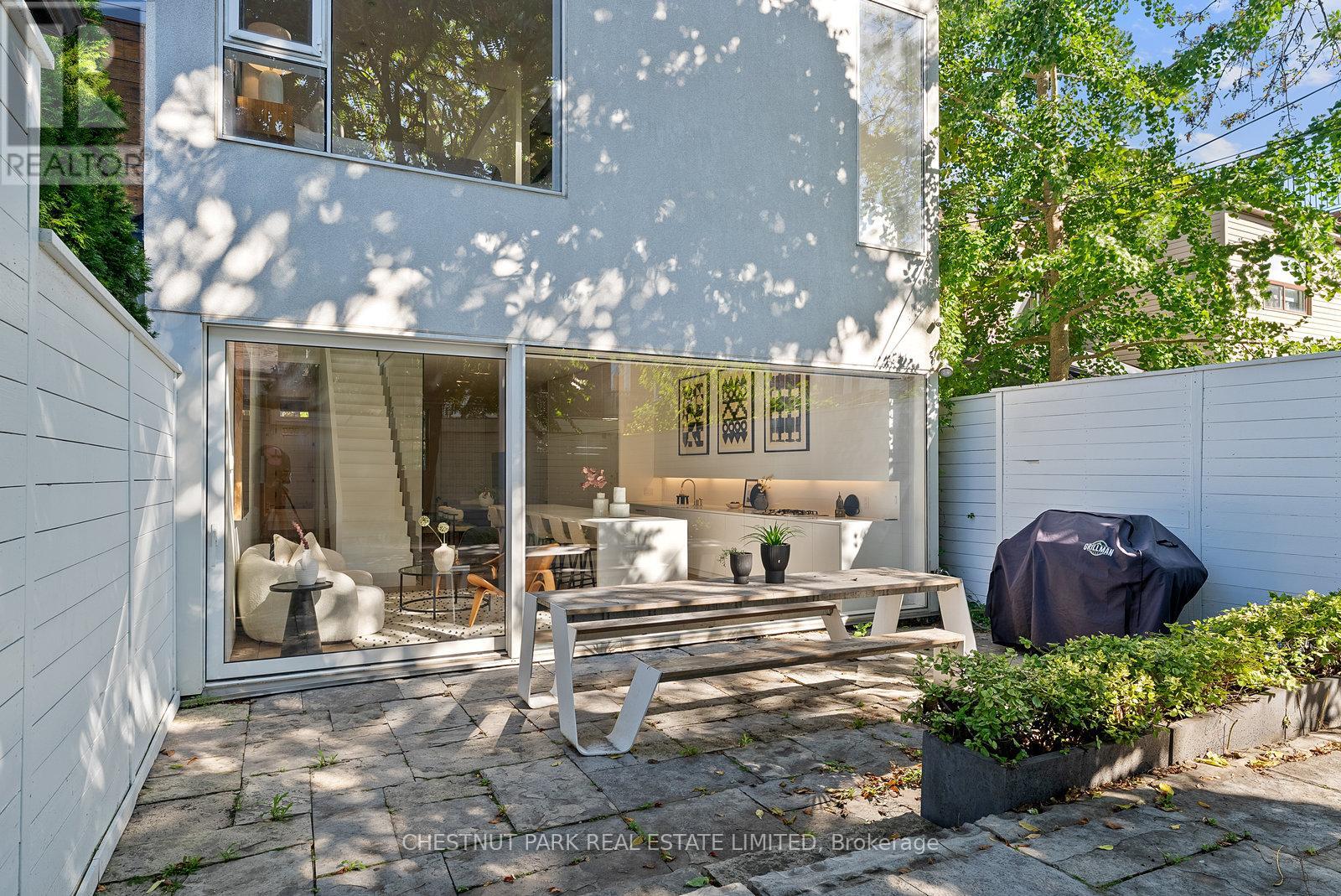 82 Robert Street, Toronto, Ontario  M5S 2K3 - Photo 14 - C12432219