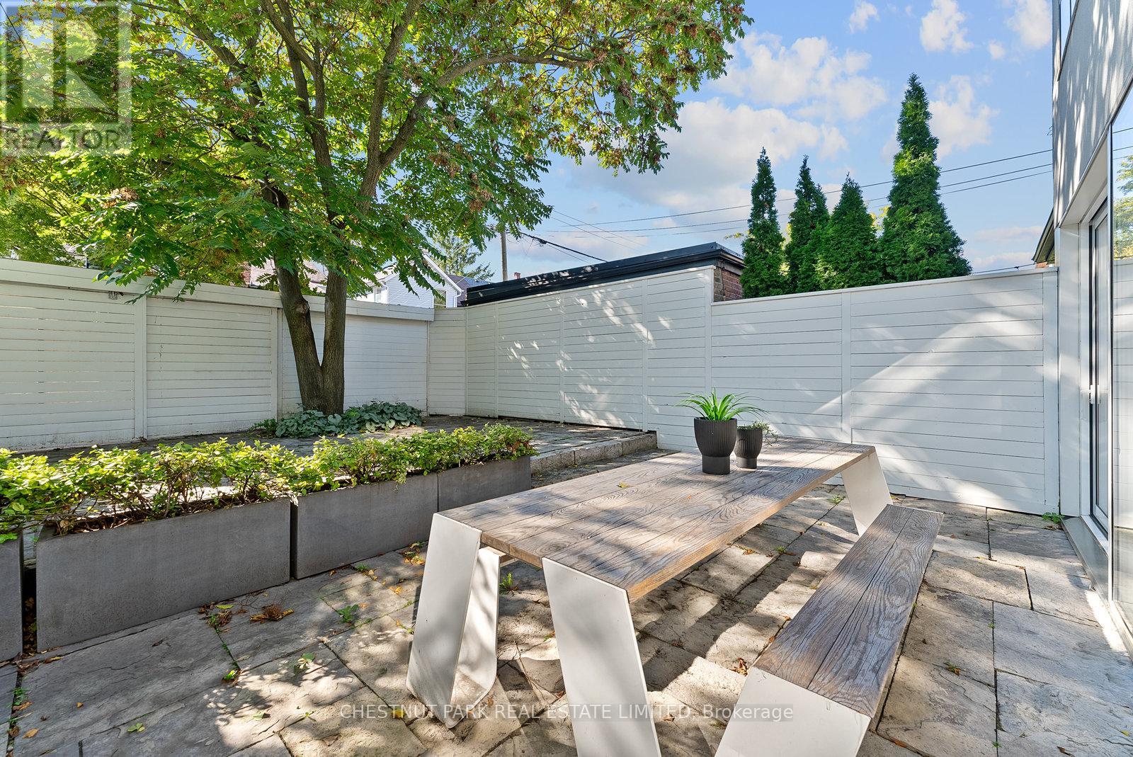 82 Robert Street, Toronto, Ontario  M5S 2K3 - Photo 15 - C12432219