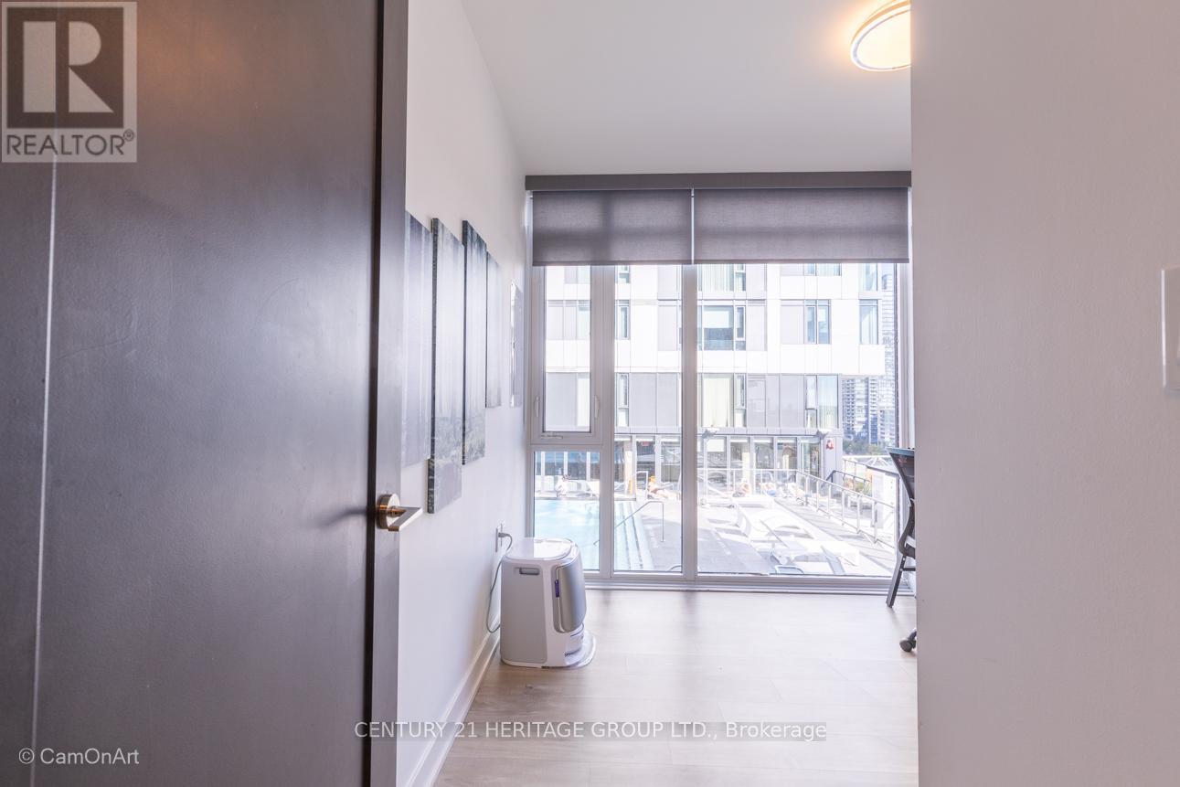 1001 - 27 Bathurst Street, Toronto, Ontario  M5V 0R1 - Photo 10 - C12433358