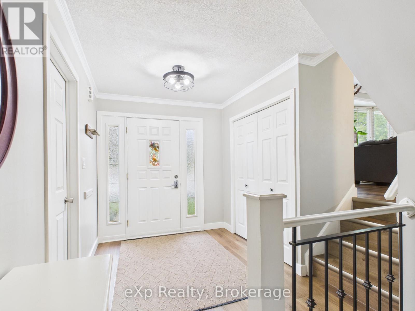 470 Williamsburg Street, Kincardine, Ontario  N2Z 2G3 - Photo 3 - X12433397