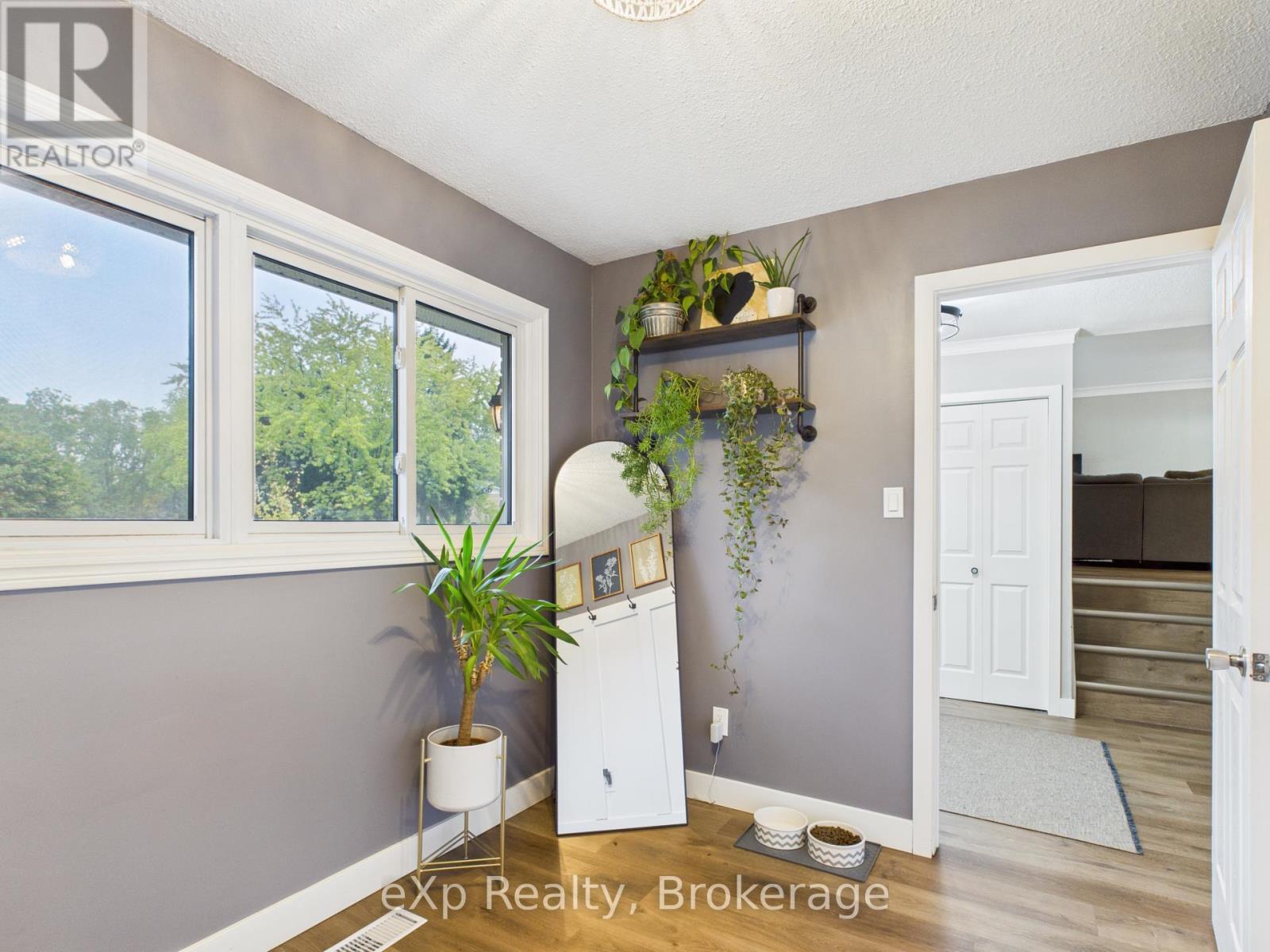 470 Williamsburg Street, Kincardine, Ontario  N2Z 2G3 - Photo 6 - X12433397
