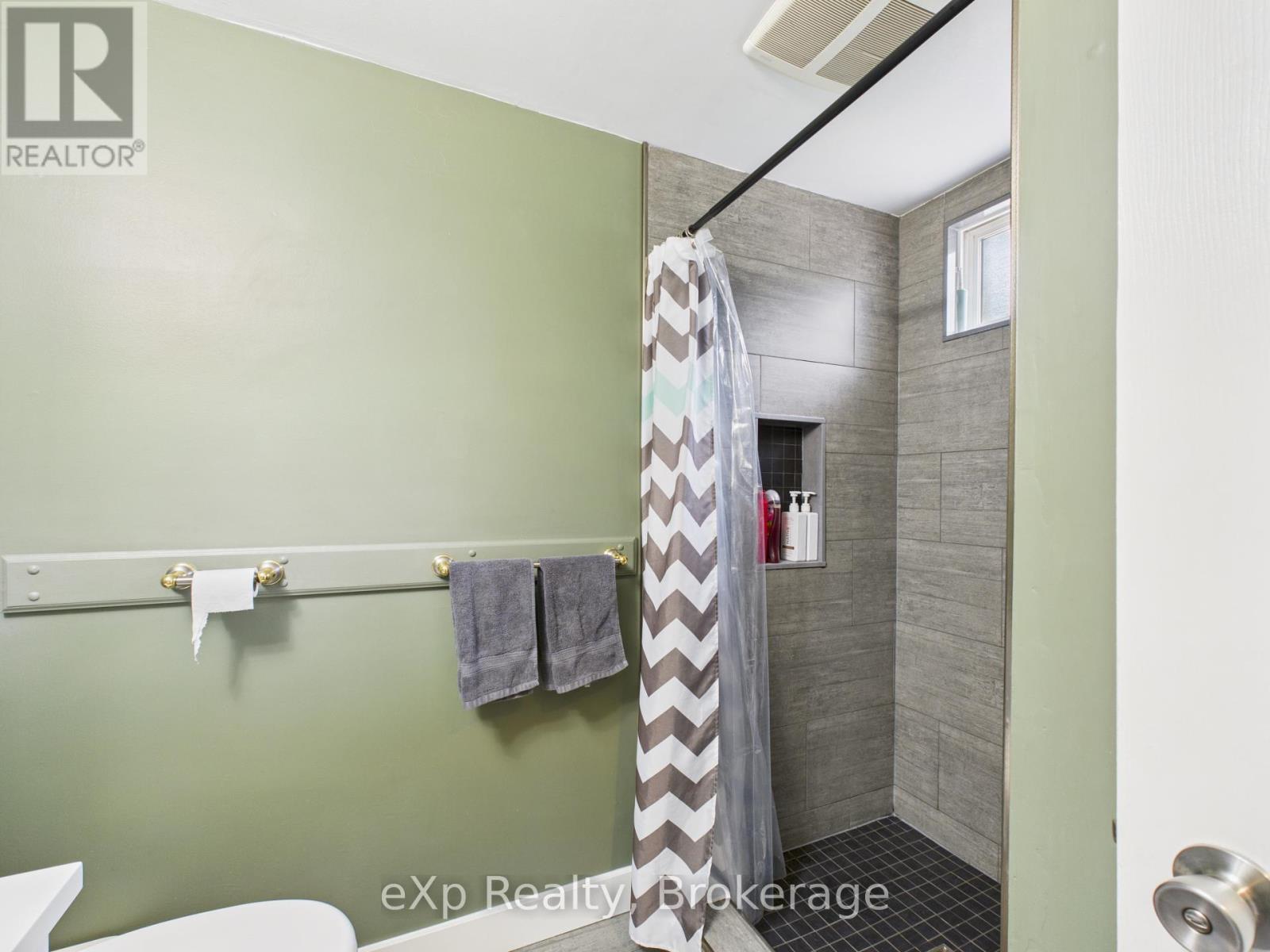 470 Williamsburg Street, Kincardine, Ontario  N2Z 2G3 - Photo 9 - X12433397