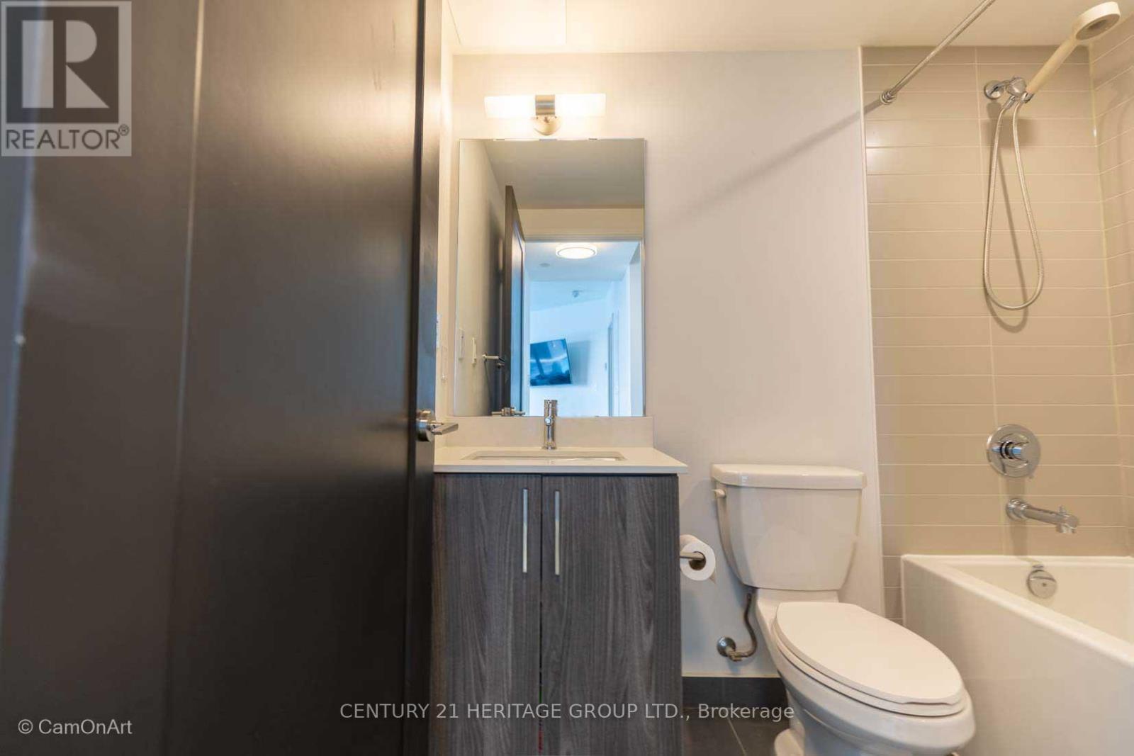 1001 - 27 Bathurst Street, Toronto, Ontario  M5V 0R1 - Photo 8 - C12433358