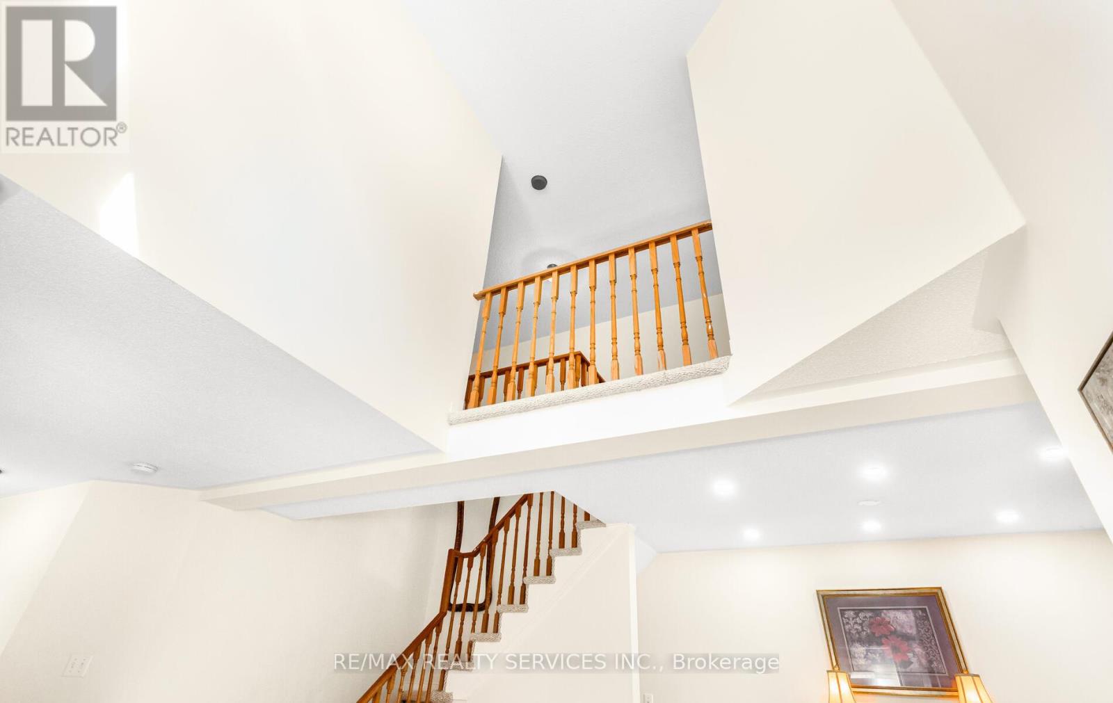 3912 Zenith Court, Mississauga, Ontario  L5N 7H7 - Photo 10 - W12433364