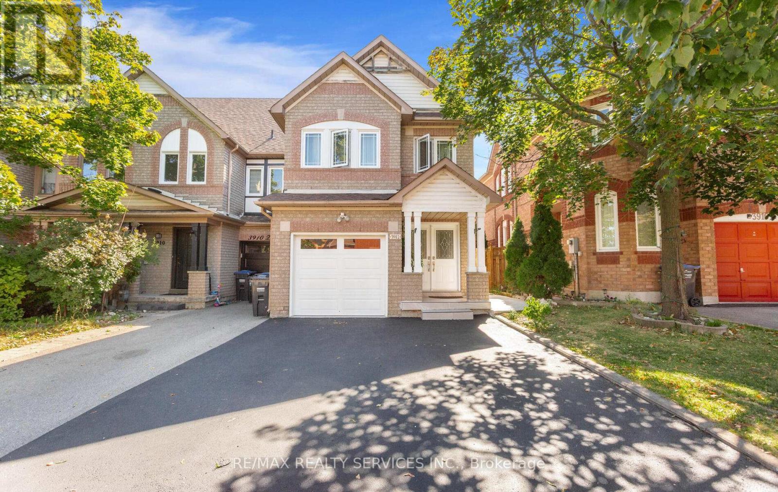3912 Zenith Court, Mississauga, Ontario  L5N 7H7 - Photo 2 - W12433364