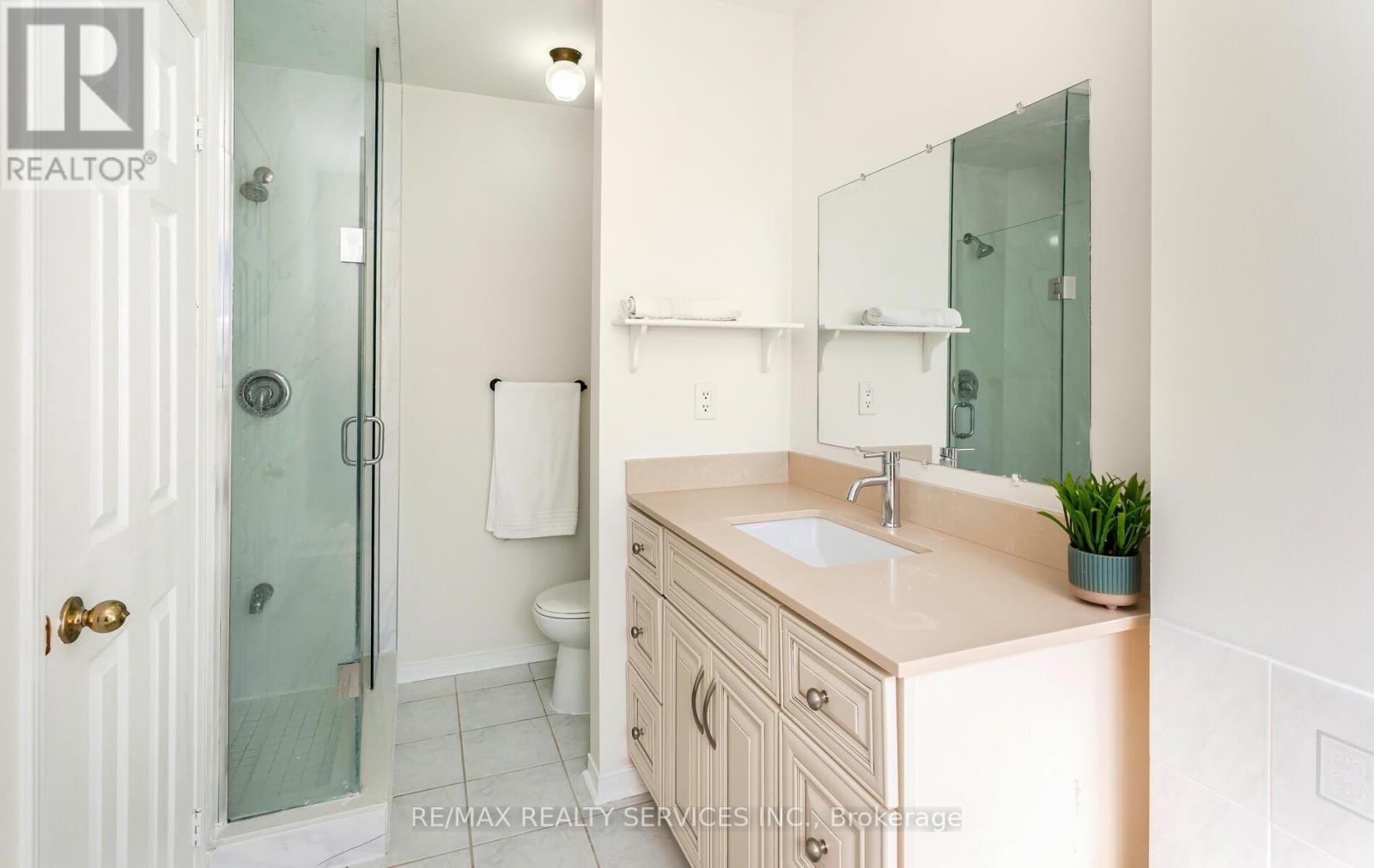 3912 Zenith Court, Mississauga, Ontario  L5N 7H7 - Photo 25 - W12433364