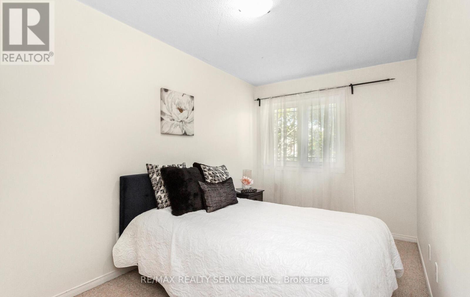 3912 Zenith Court, Mississauga, Ontario  L5N 7H7 - Photo 27 - W12433364