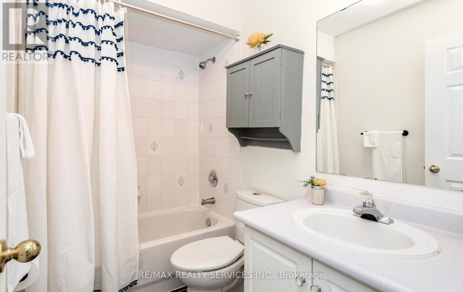 3912 Zenith Court, Mississauga, Ontario  L5N 7H7 - Photo 28 - W12433364