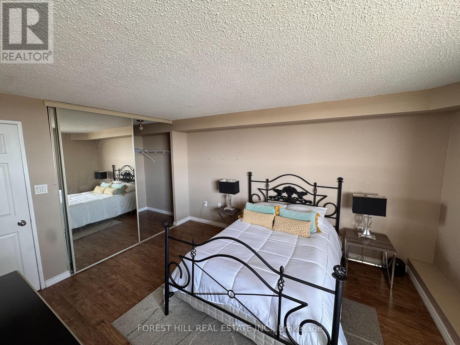 905 - 323 Colborne Street, London East, Ontario  N6B 3N8 - Photo 12 - X12433416