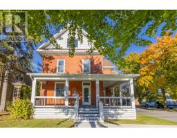 45 Drummond Street W, Perth, Ca