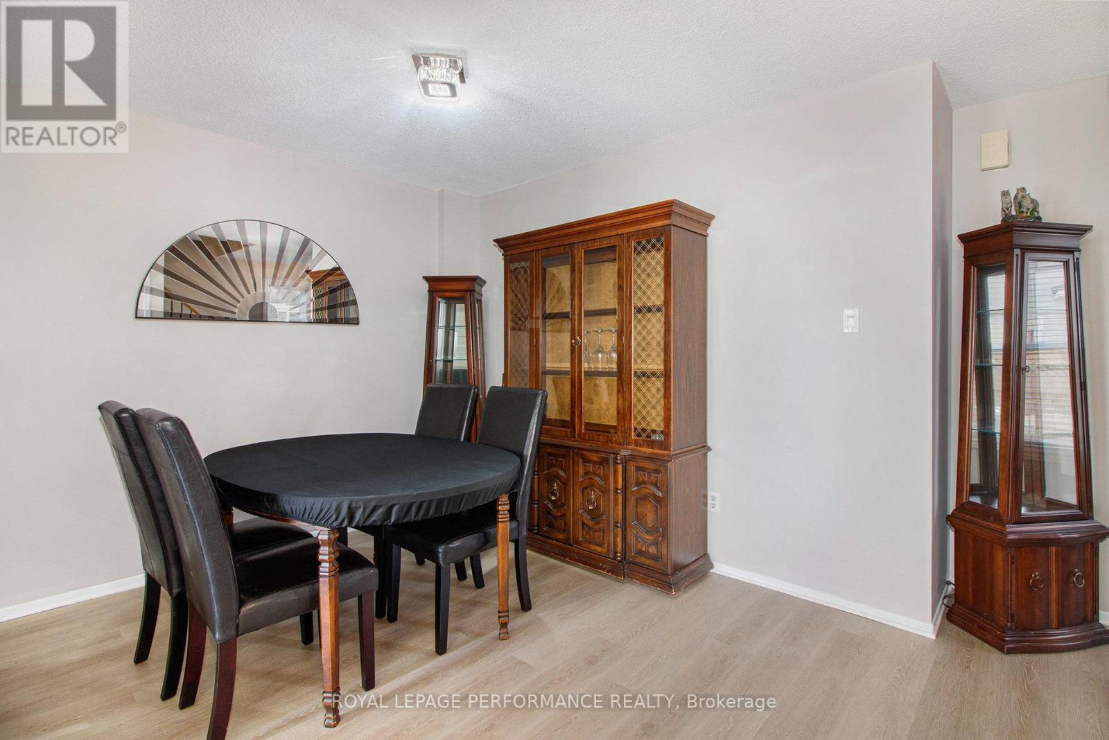 170 Midsummer Terrace, Ottawa, Ontario  K1E 3V6 - Photo 11 - X12433414