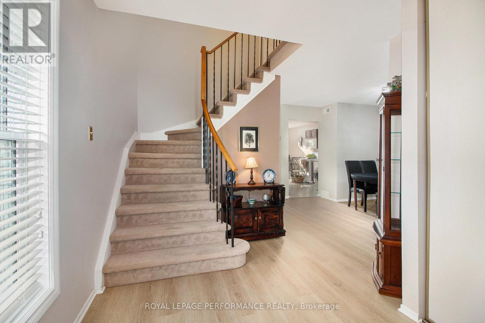 170 Midsummer Terrace, Ottawa, Ontario  K1E 3V6 - Photo 2 - X12433414