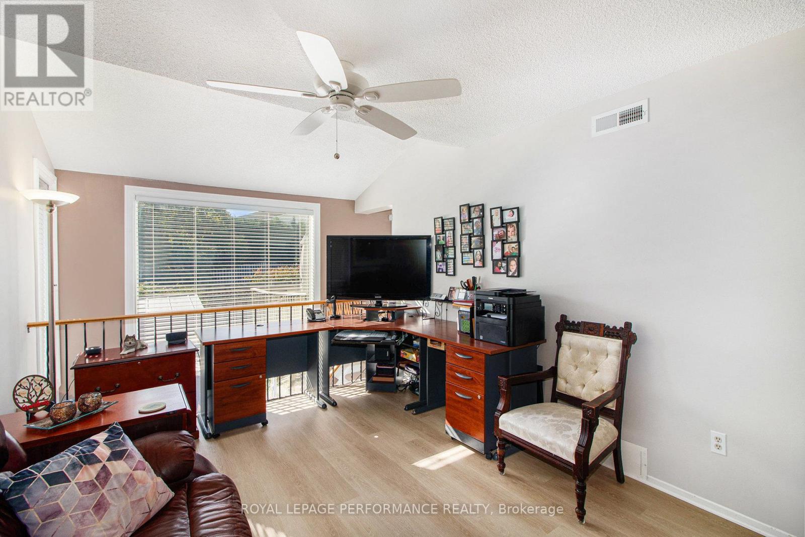 170 Midsummer Terrace, Ottawa, Ontario  K1E 3V6 - Photo 5 - X12433414