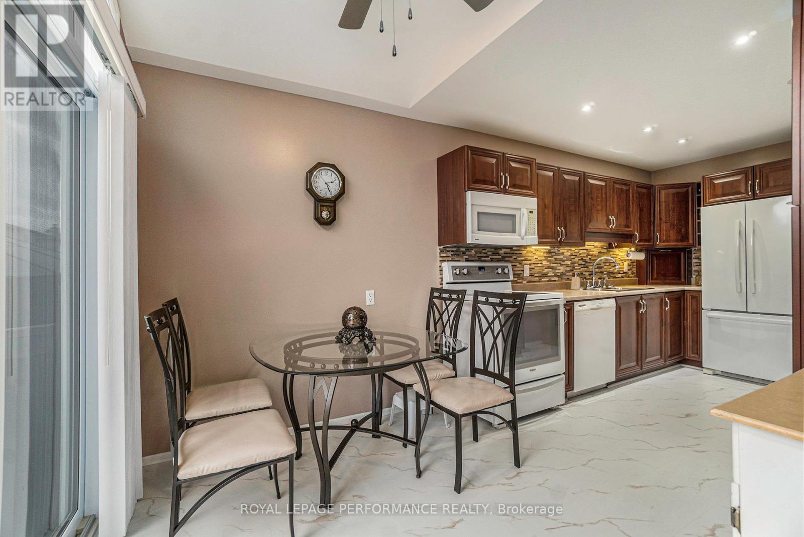170 Midsummer Terrace, Ottawa, Ontario  K1E 3V6 - Photo 9 - X12433414