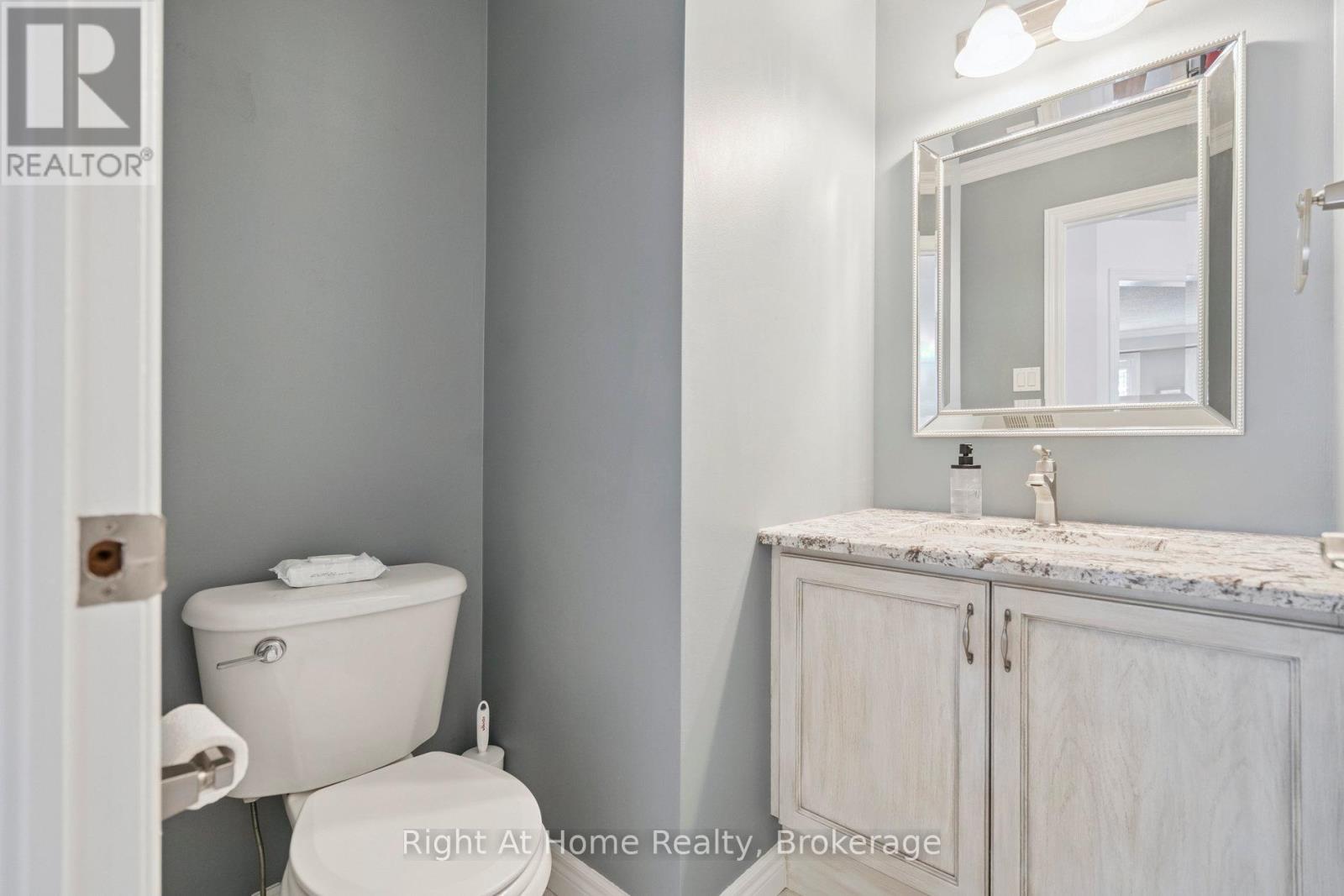 20 Scottswood Lane, Haldimand, Ontario  N3W 2M4 - Photo 18 - X12433388
