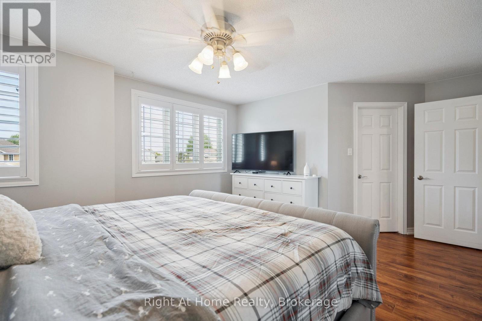 20 Scottswood Lane, Haldimand, Ontario  N3W 2M4 - Photo 22 - X12433388