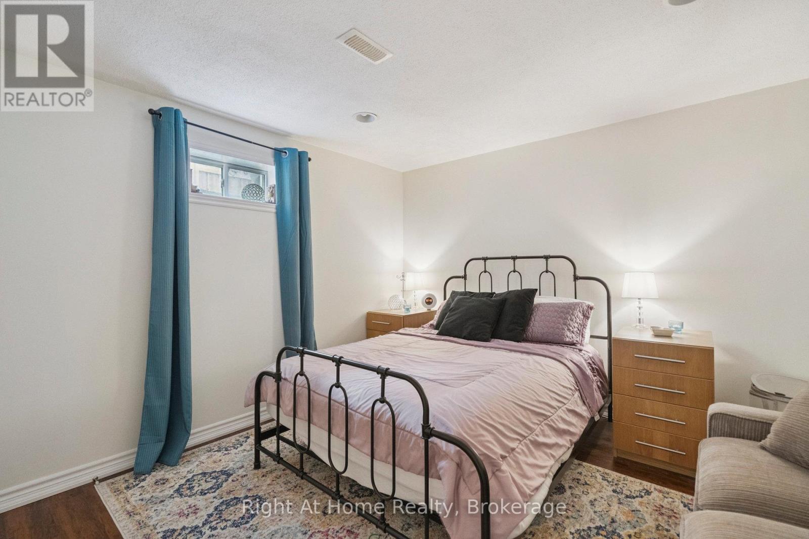 20 Scottswood Lane, Haldimand, Ontario  N3W 2M4 - Photo 34 - X12433388