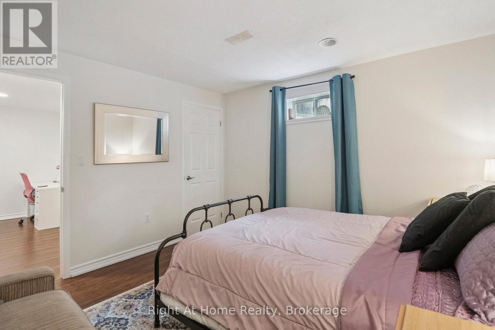 20 Scottswood Lane, Haldimand, Ontario  N3W 2M4 - Photo 35 - X12433388