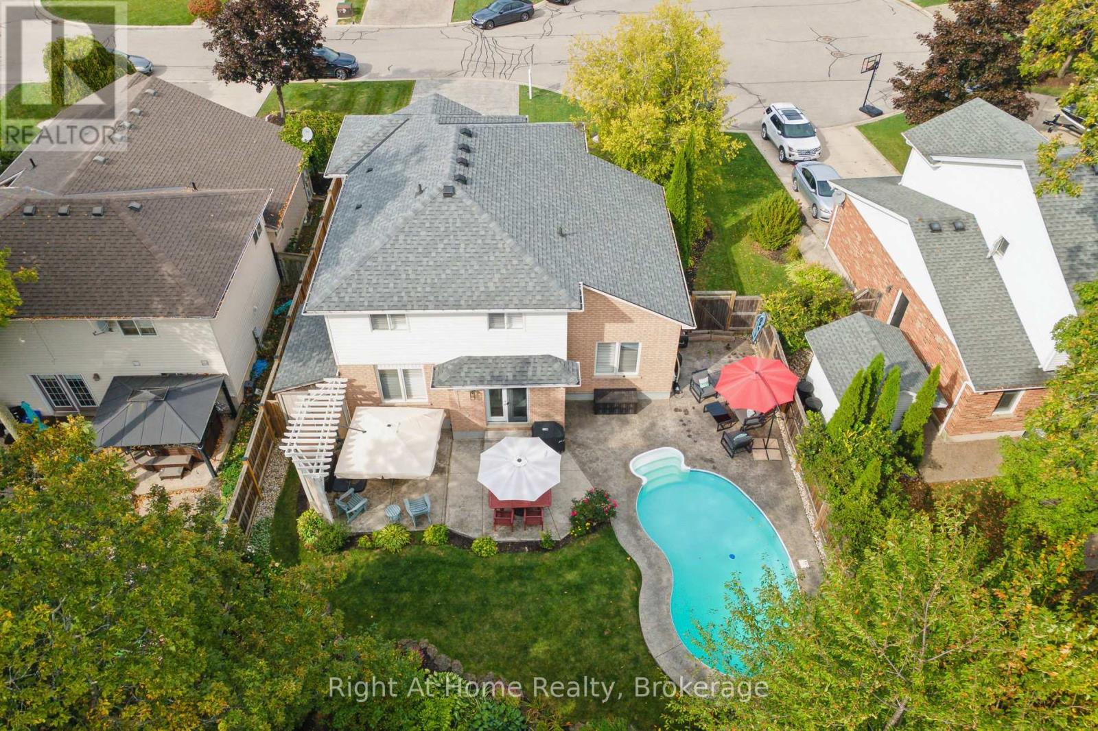 20 Scottswood Lane, Haldimand, Ontario  N3W 2M4 - Photo 38 - X12433388