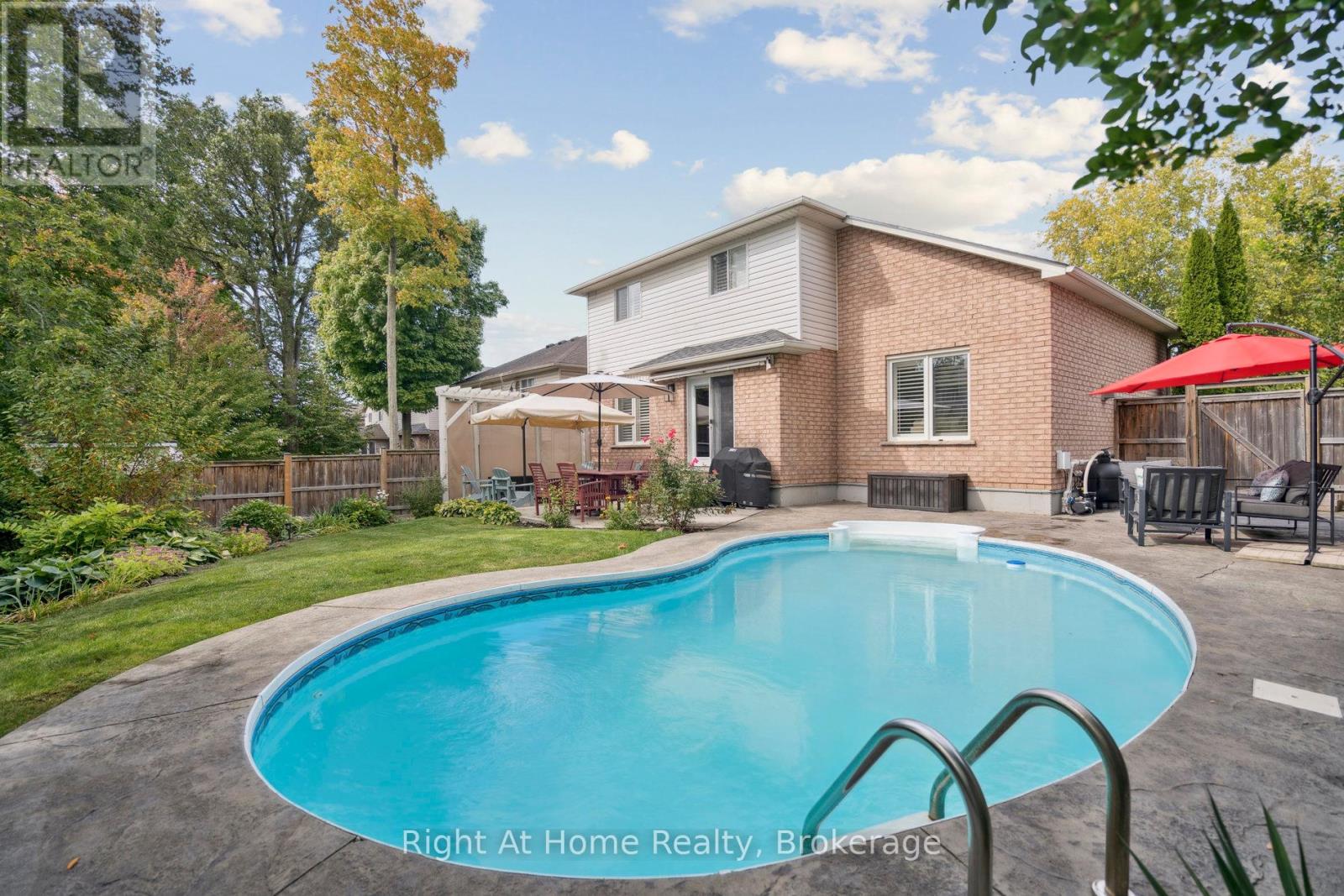 20 Scottswood Lane, Haldimand, Ontario  N3W 2M4 - Photo 40 - X12433388