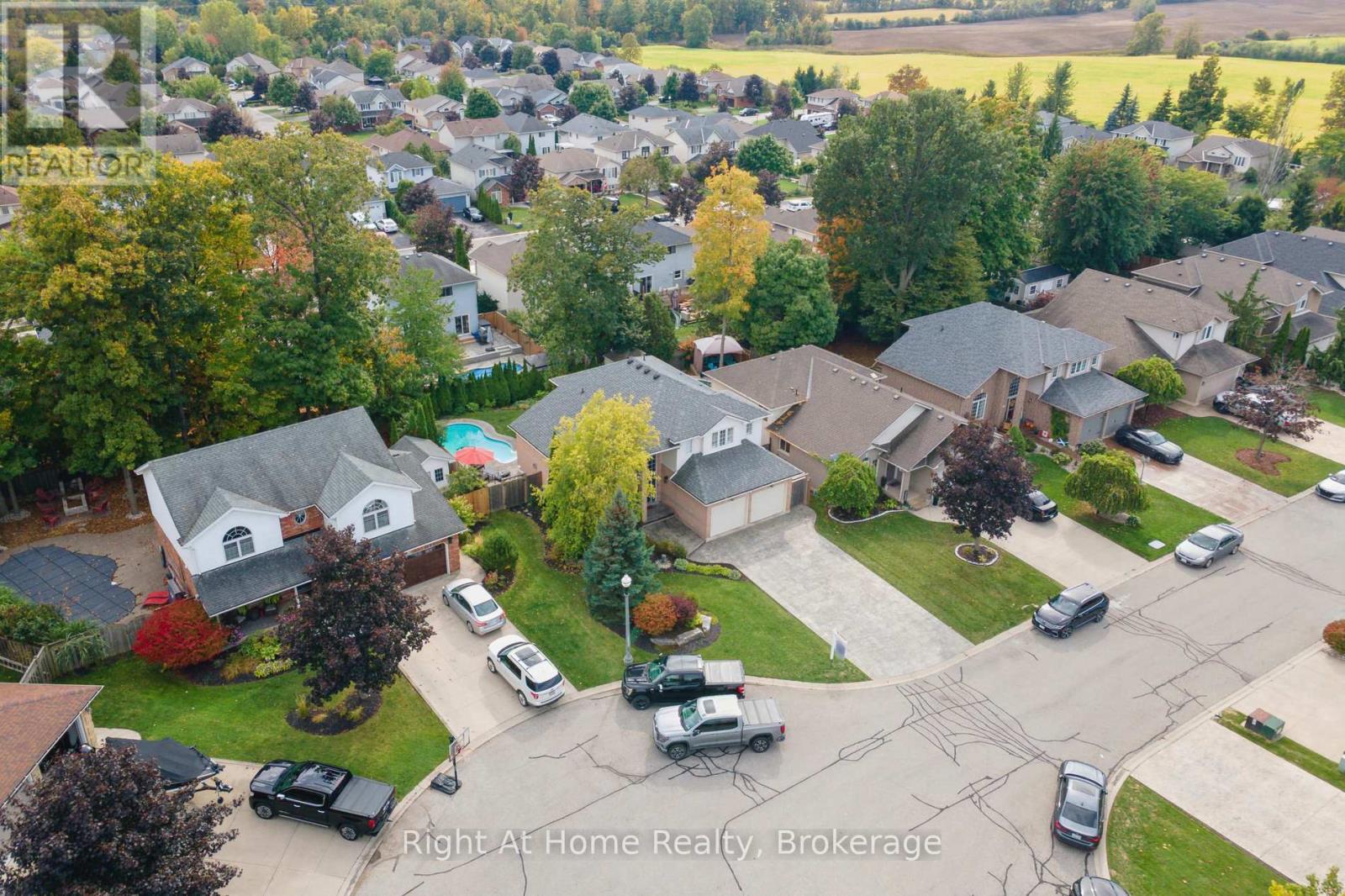 20 Scottswood Lane, Haldimand, Ontario  N3W 2M4 - Photo 47 - X12433388