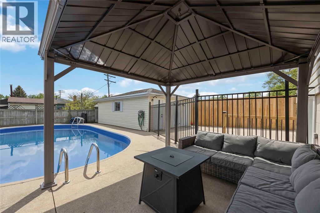 576 Front Street, Plympton-Wyoming, Ontario  N0N 1T0 - Photo 41 - 25024755