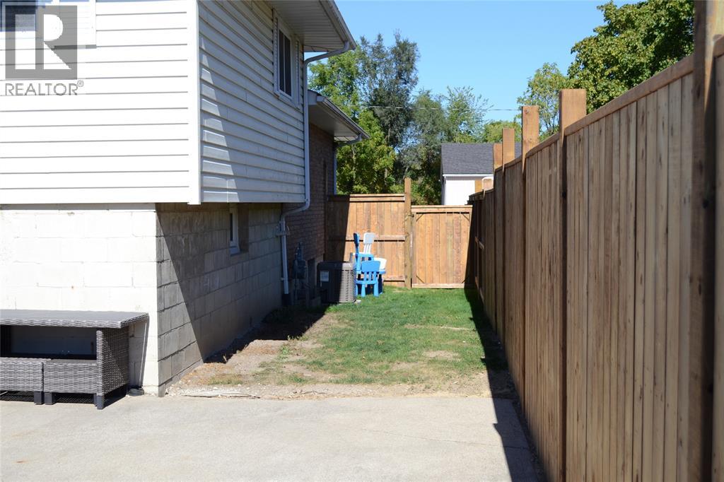 576 Front Street, Plympton-Wyoming, Ontario  N0N 1T0 - Photo 46 - 25024755