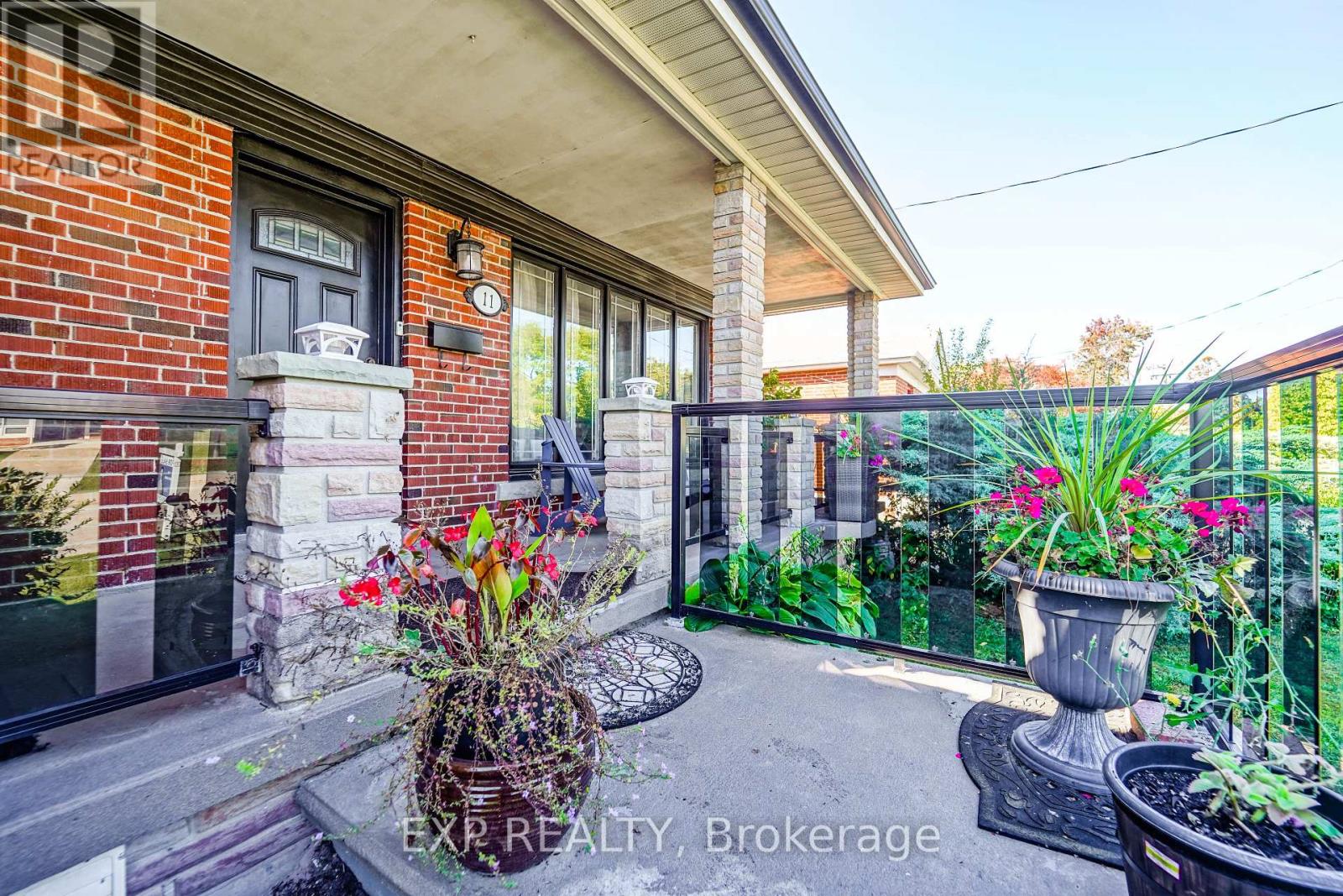 11 Bucannan Road, Toronto, Ontario  M1R 3V2 - Photo 3 - E12433218