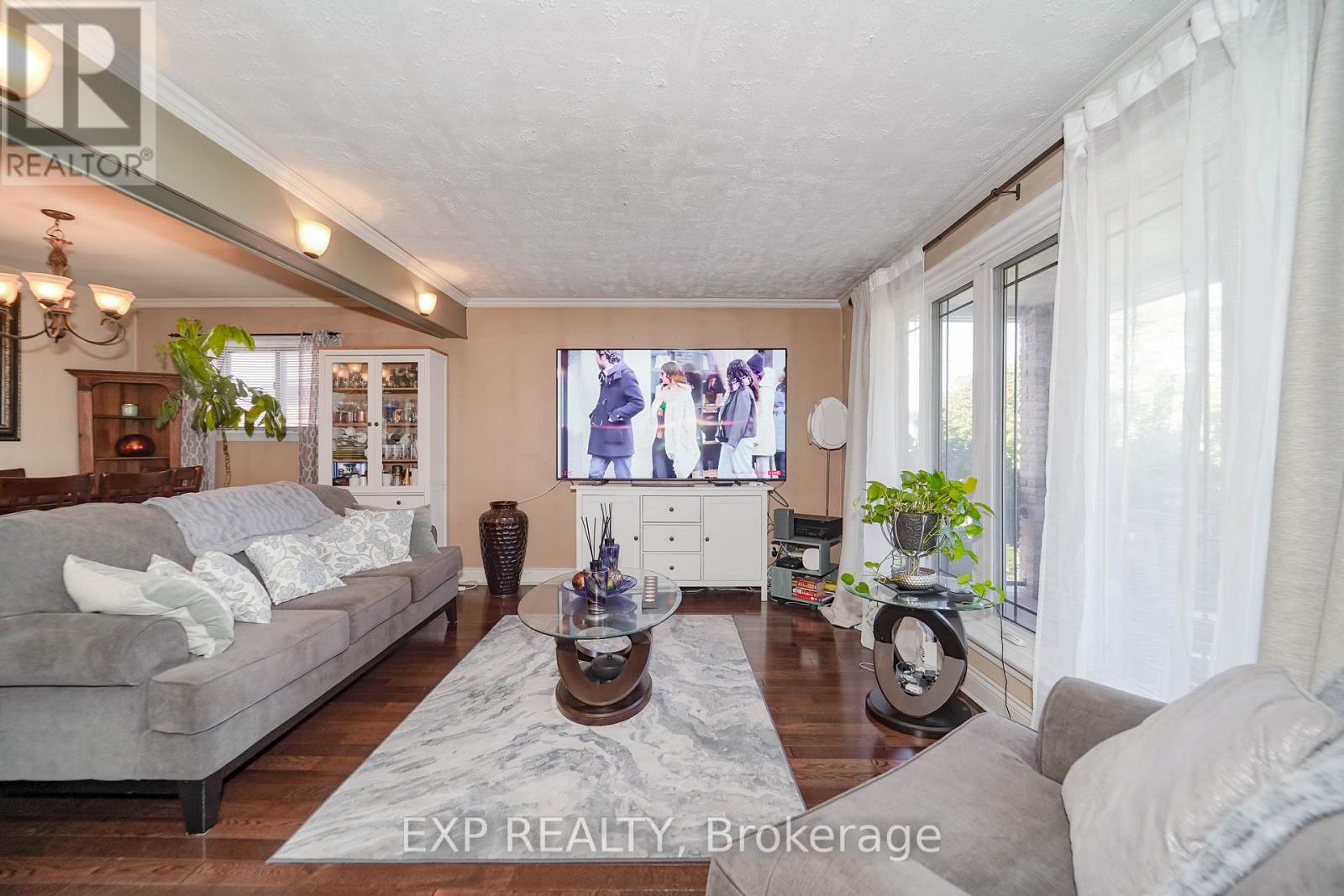 11 Bucannan Road, Toronto, Ontario  M1R 3V2 - Photo 9 - E12433218
