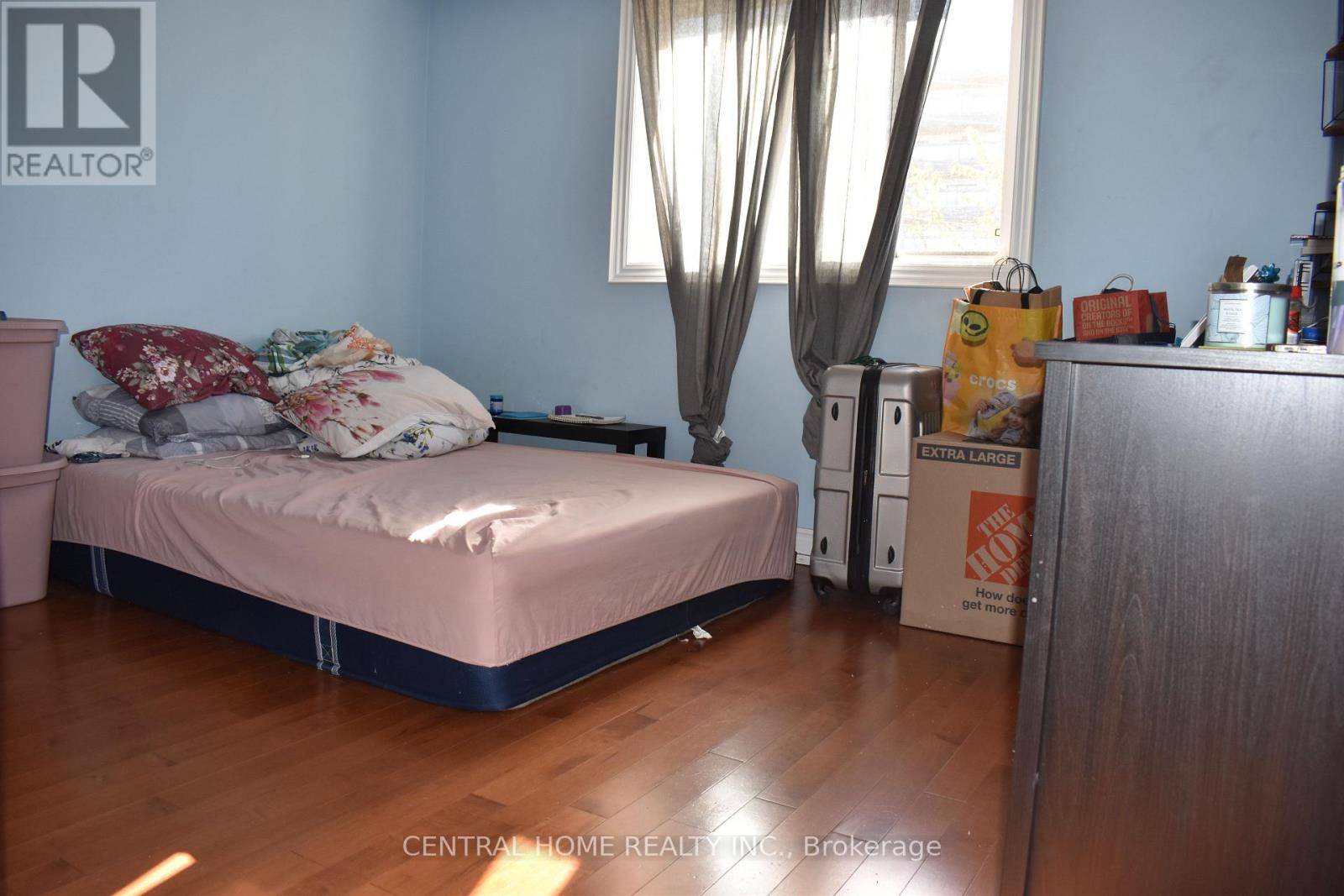 59 Blaney Crescent, Toronto, Ontario  M3N 1L3 - Photo 12 - W12433356