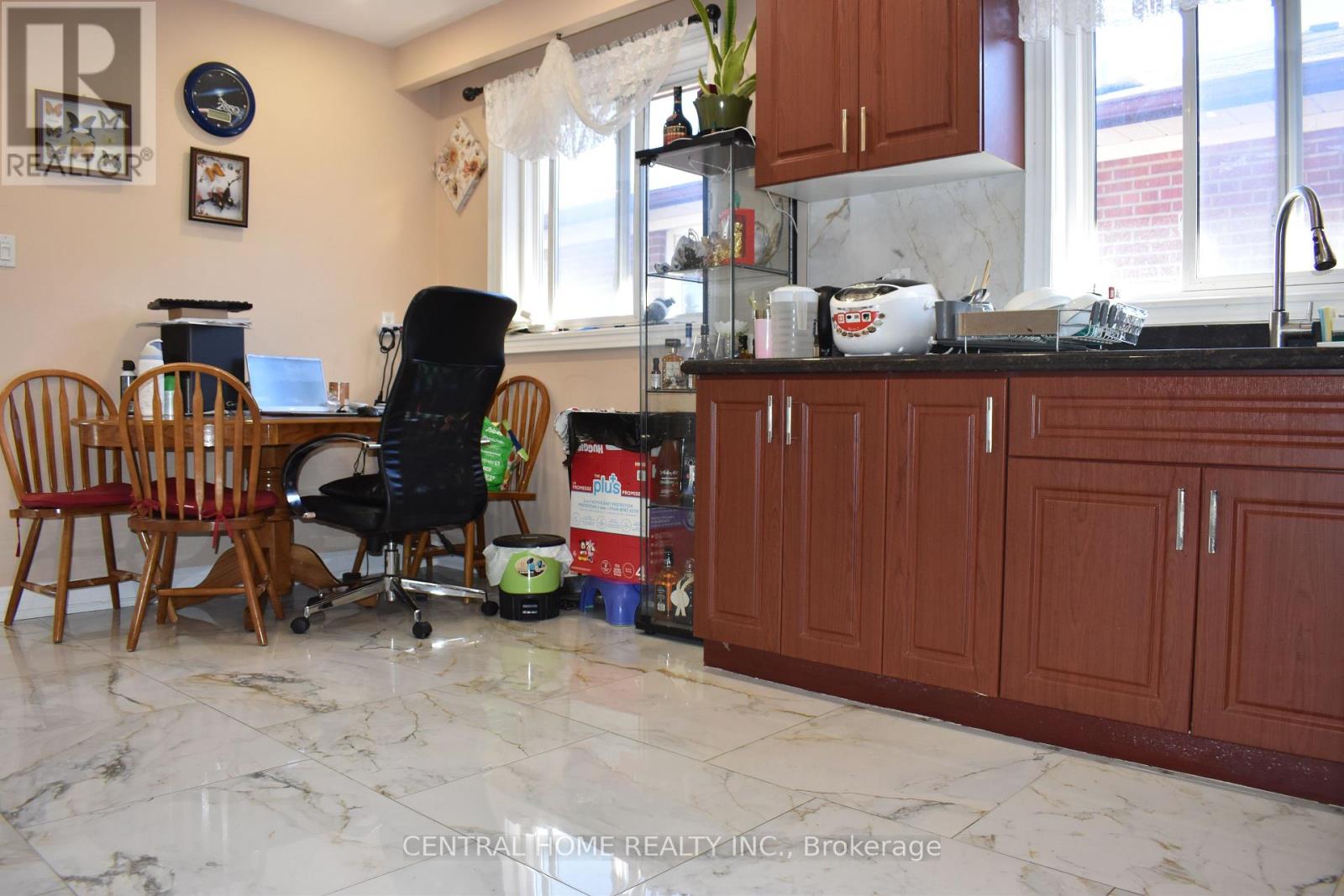 59 Blaney Crescent, Toronto, Ontario  M3N 1L3 - Photo 7 - W12433356