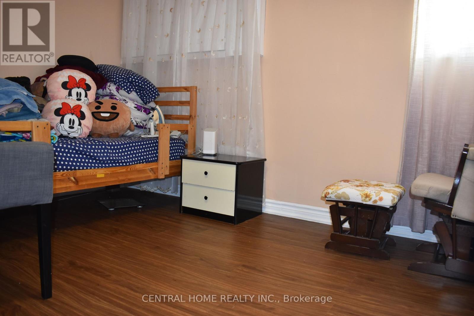59 Blaney Crescent, Toronto, Ontario  M3N 1L3 - Photo 21 - W12433356