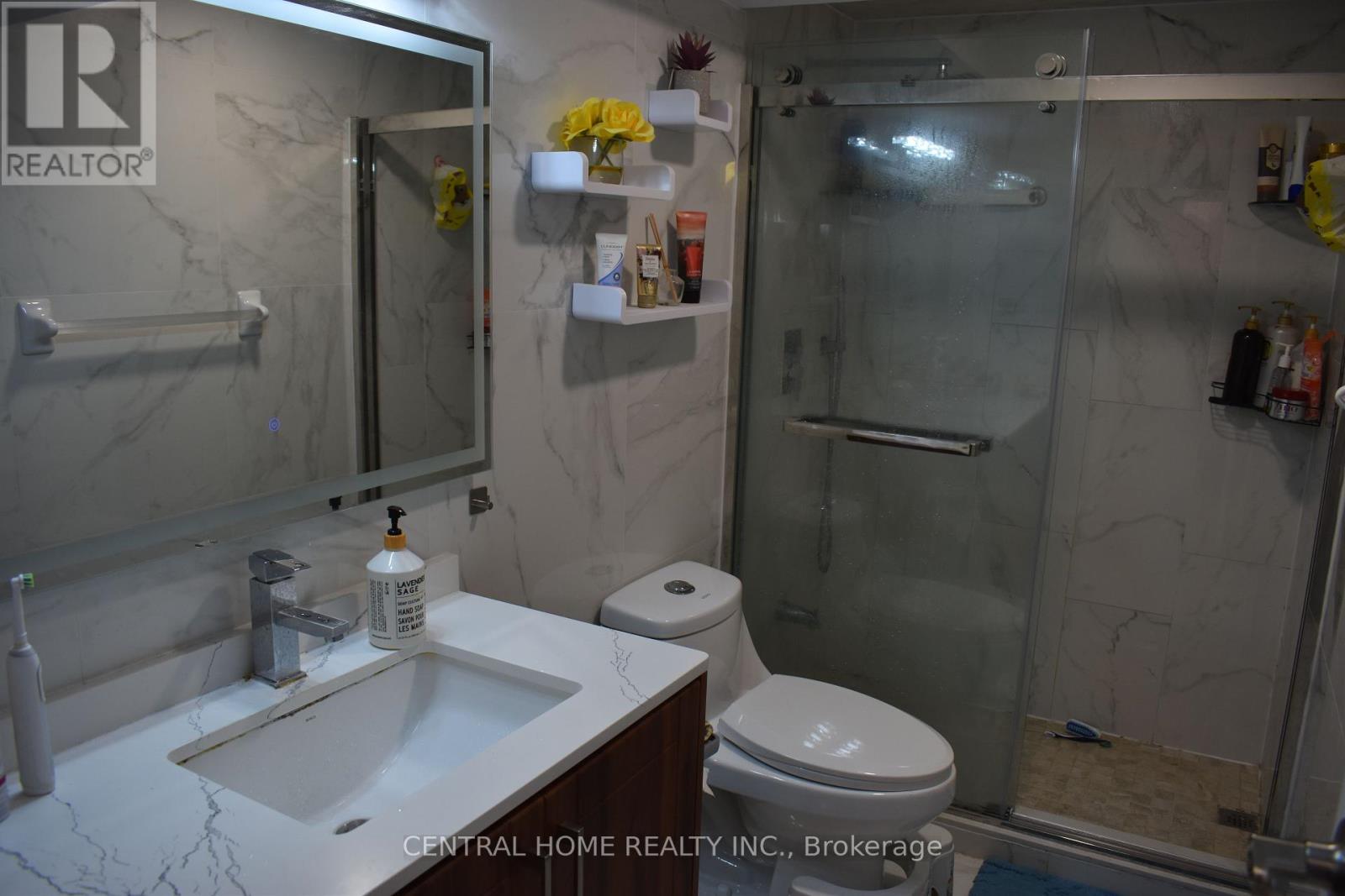 59 Blaney Crescent, Toronto, Ontario  M3N 1L3 - Photo 19 - W12433356